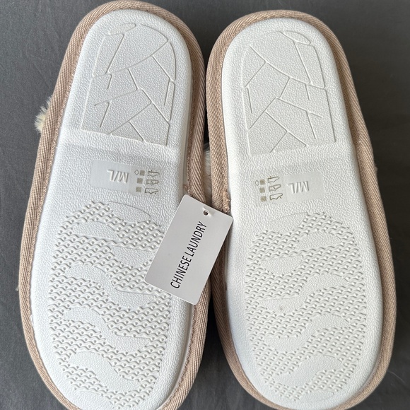 Chinese Laundry Faux Fur Slippers Size Medium Large Brand New - Picture 3 of 5